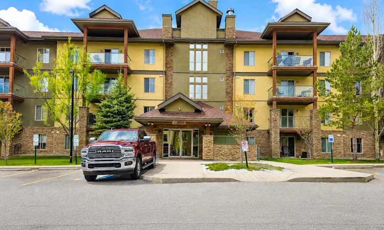 3407-92 Crystal Shores Road