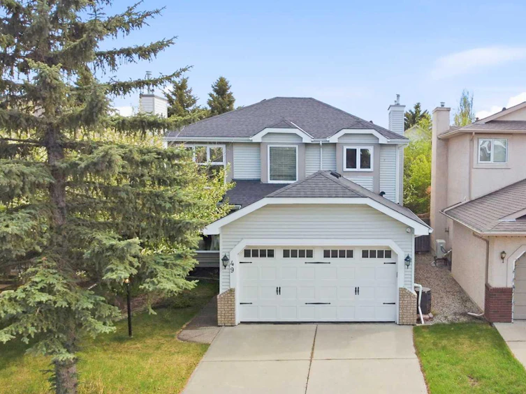 49 Shawbrooke Close SW, Calgary, AB, T2Y 3A5