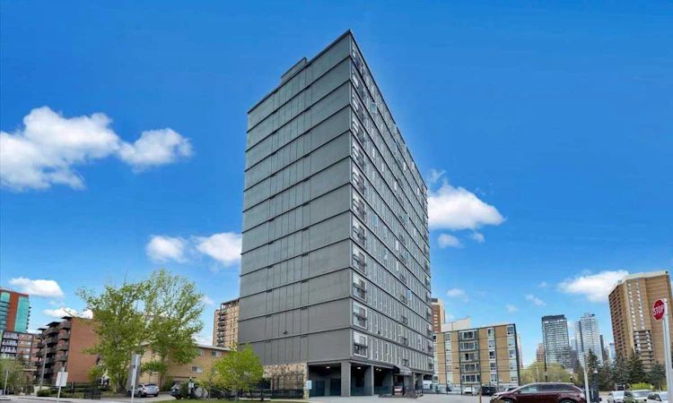 704-706 15 Avenue SW