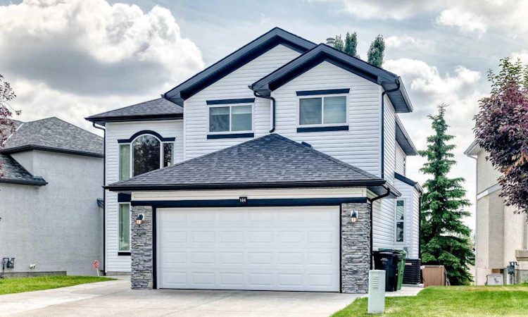 184 Panorama Hills Manor NW