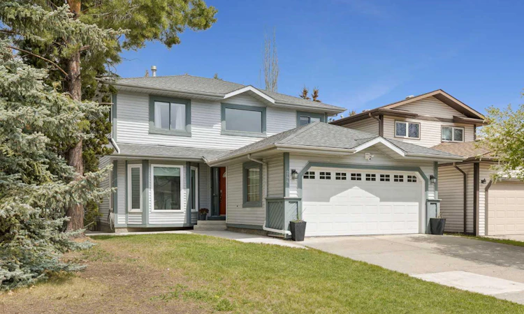 244 Scurfield Place NW