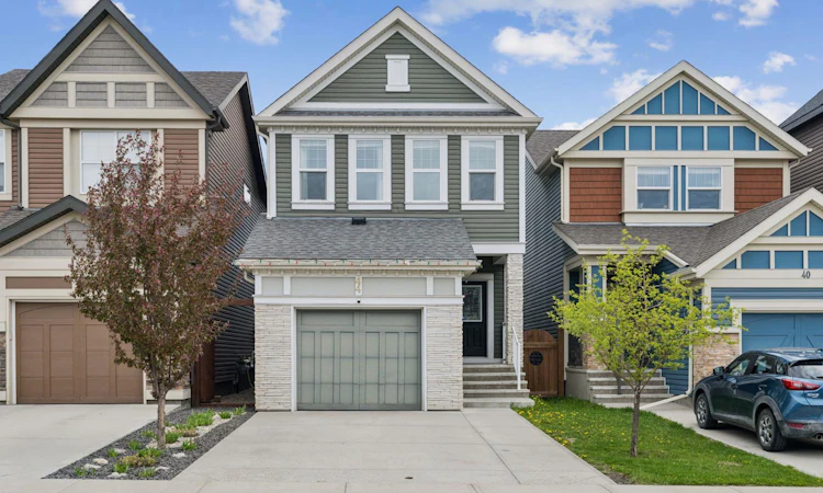 44 Legacy Reach Manor SE
