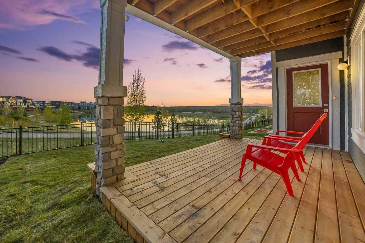 814 Bluerock Way SW, Calgary, AB, T2Y 0S4