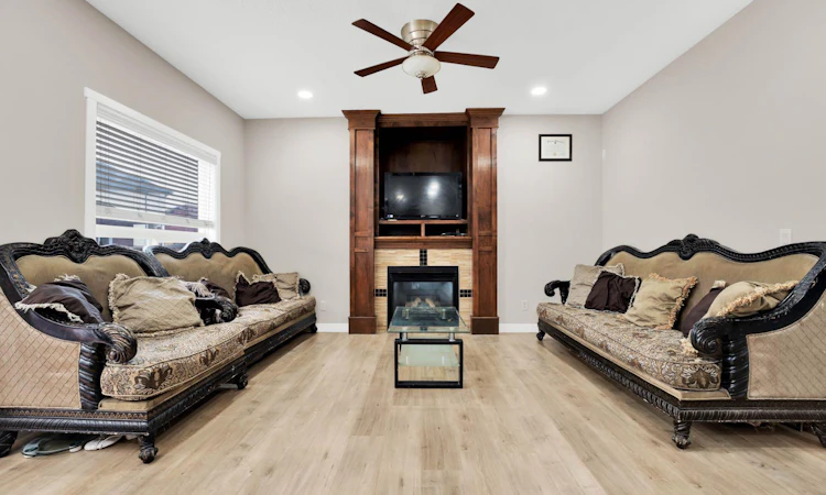 360 Saddlemont Boulevard NE