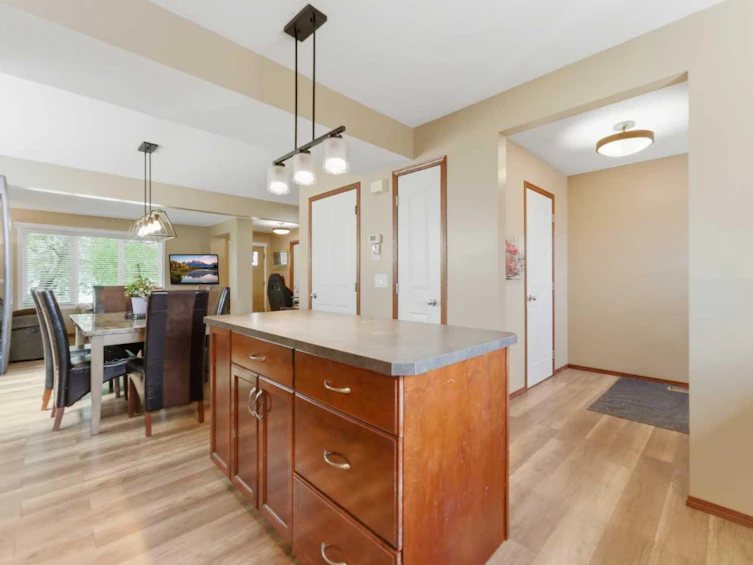 20 Everridge Road SW, Calgary, AB, T2Y 4S8 - 13