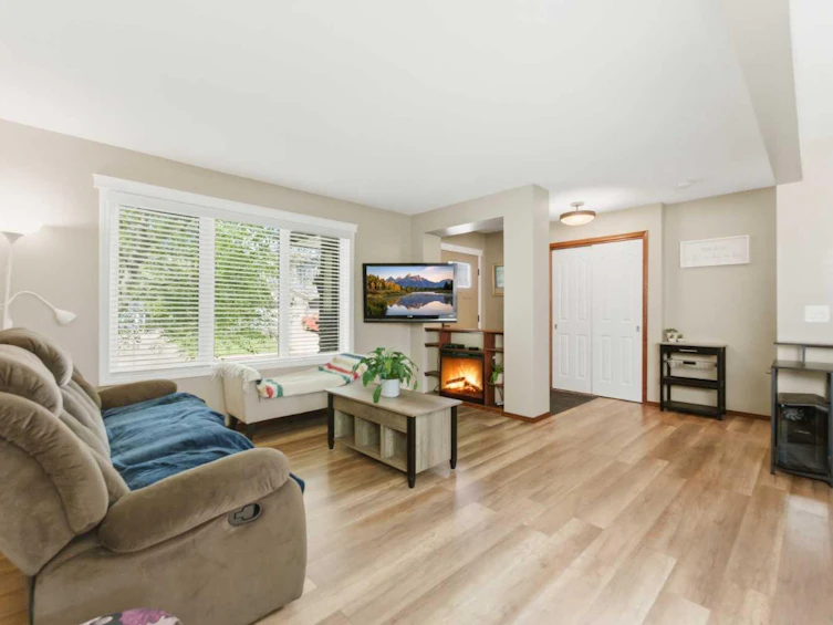 20 Everridge Road SW, Calgary, AB, T2Y 4S8 - 3