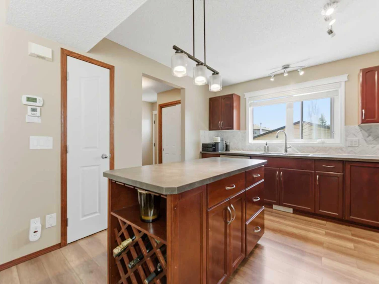 20 Everridge Road SW, Calgary, AB, T2Y 4S8 - 10