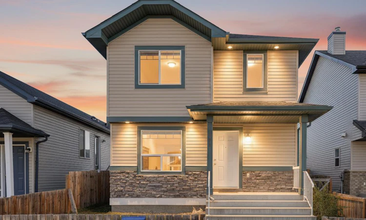 179 Saddlemead Green NE