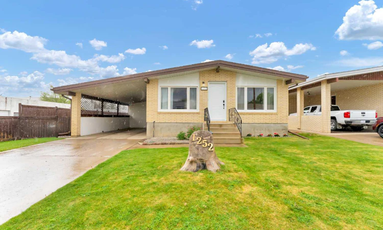 1252 Crockford Crescent NW