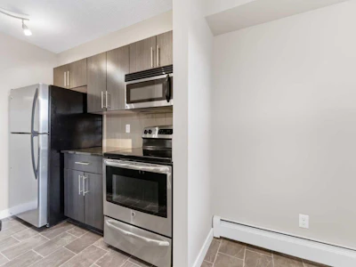 2302-625 Glenbow Drive - 5