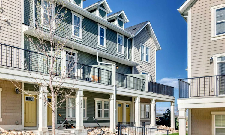 336 South Point Square SW
