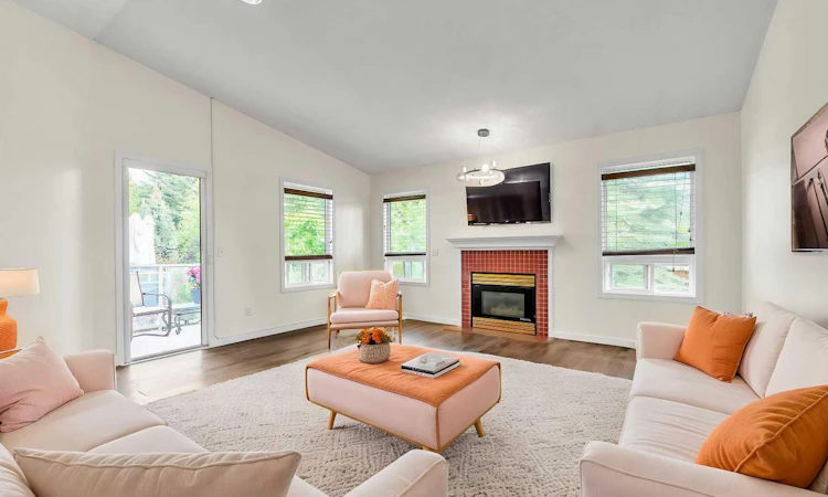 68 Catalina Circle NE