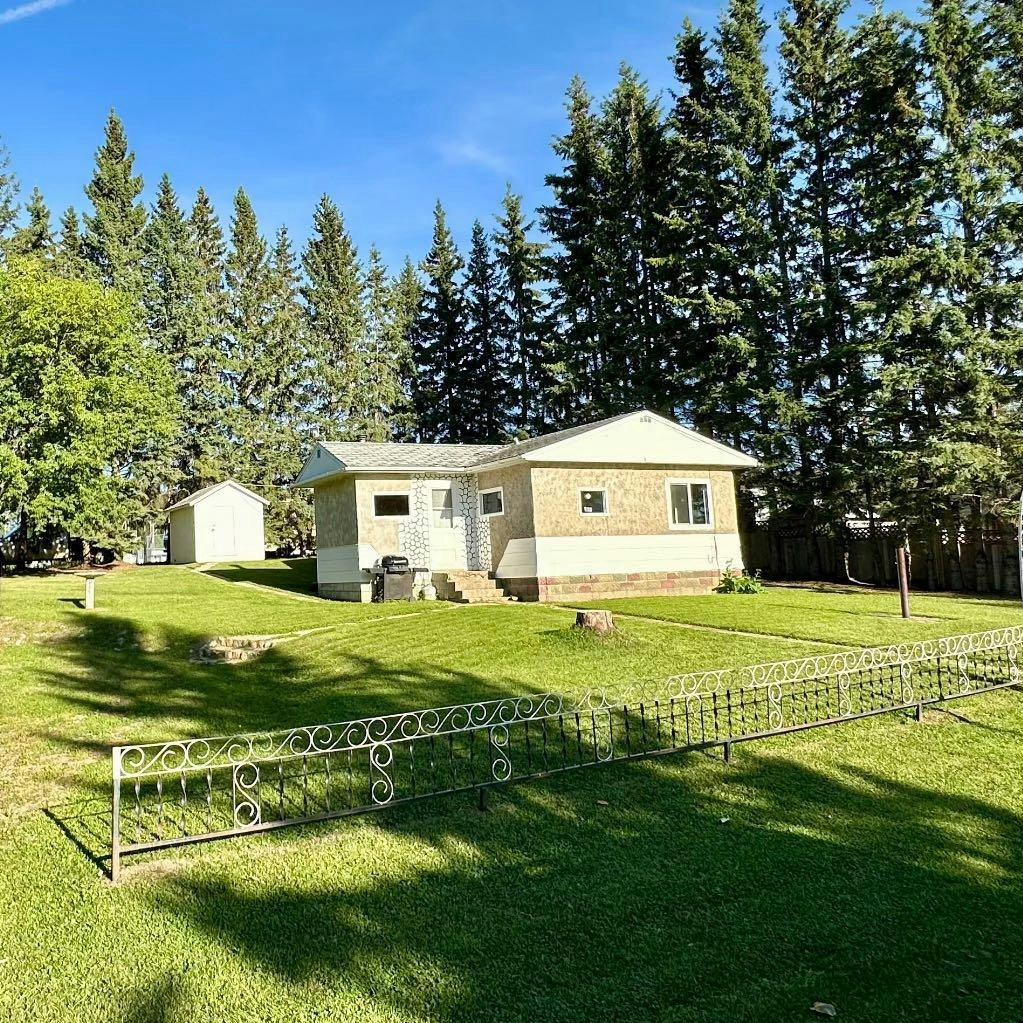 905 & 909 10th Street, Lac La Biche, AB, T0A 1Z0