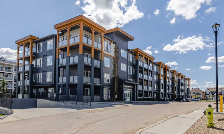 315-100 Auburn Meadows Manor SE