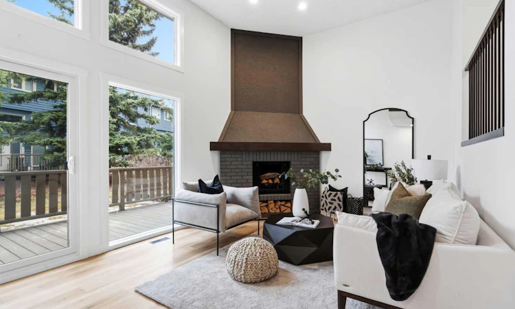 20 Point Mckay Court NW