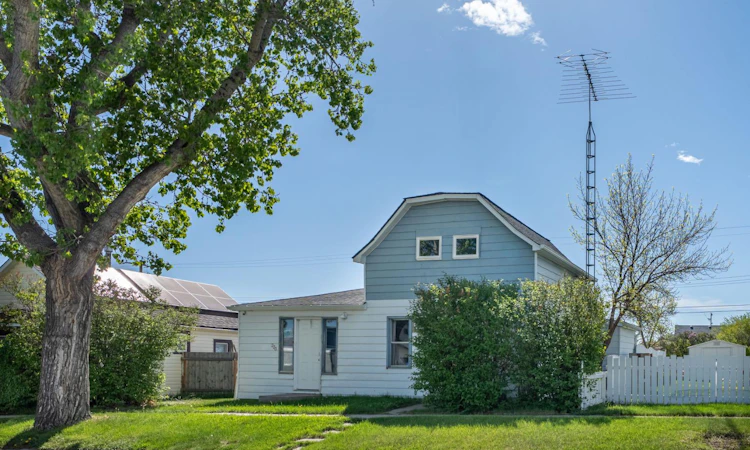223 2 Street N