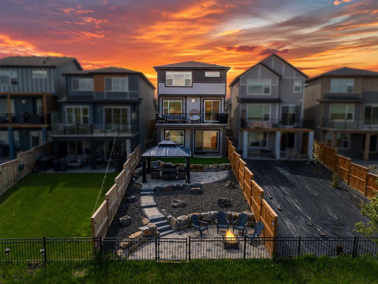 152 Cranbrook Gardens SE, Calgary, AB, T3M 3K6 - 3
