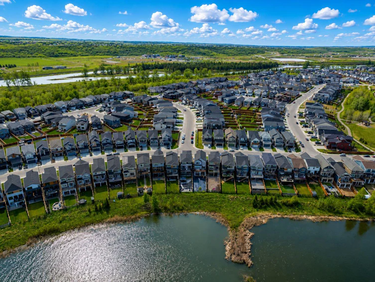 152 Cranbrook Gardens SE, Calgary, AB, T3M 3K6
