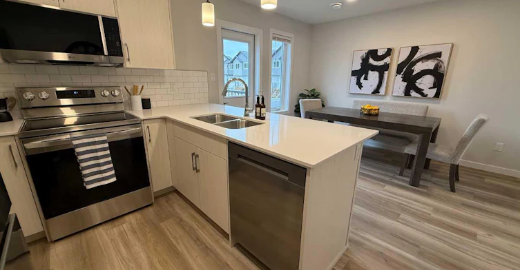 4-916 40 Avenue N, Lethbridge, AB, T1H 7G9 - 8