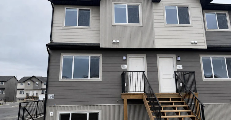 4-916 40 Avenue N, Lethbridge, AB, T1H 7G9