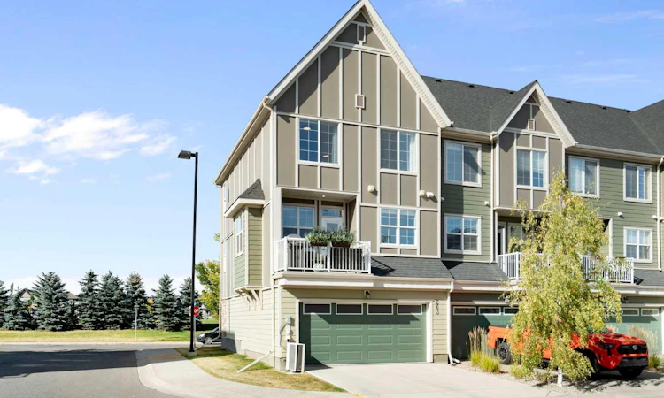 263 Mahogany Way SE