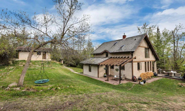 221-28342 Township Road 384
