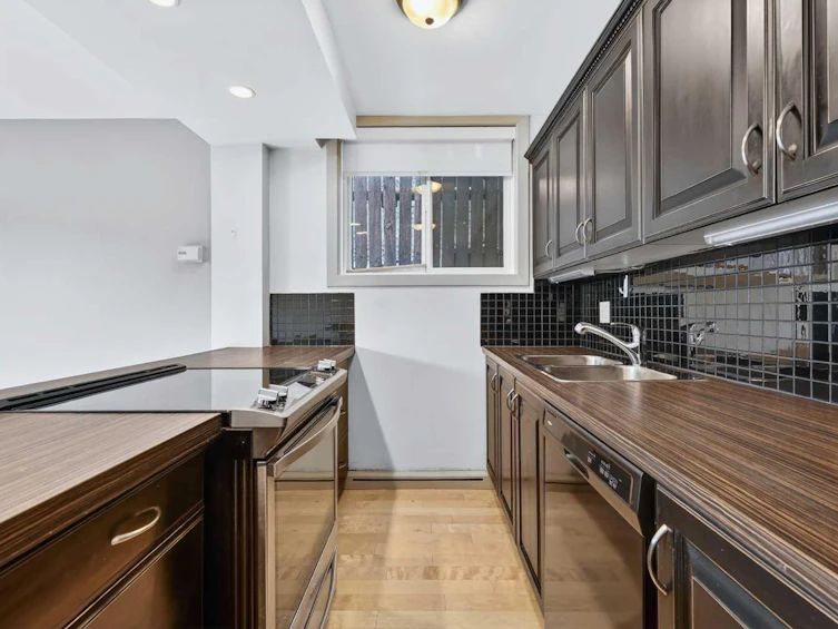 103-2020 11 Avenue SW, Calgary, AB, T3C 0P1 - 11