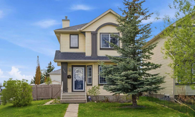 204 Citadel Bluff Close NW