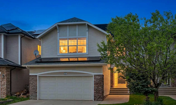 98 Cougarstone Close SW