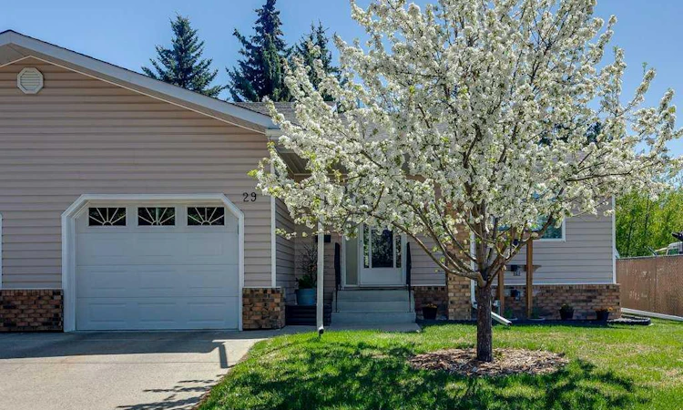 29-2821 Botterill Crescent