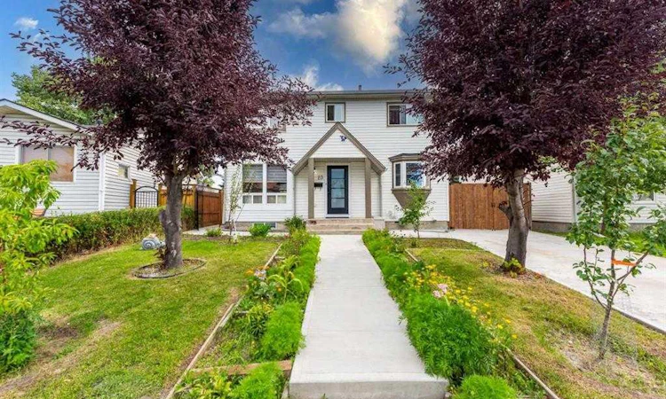 23 Falsby Place NE