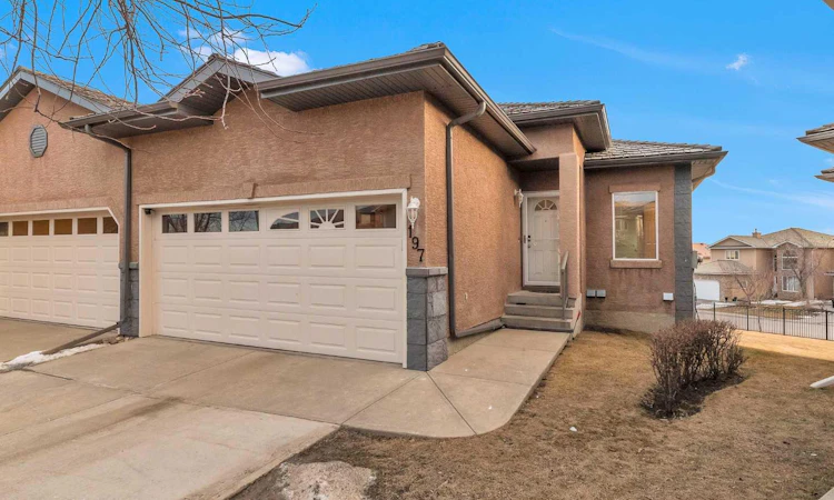 197 Royal Crest View NW