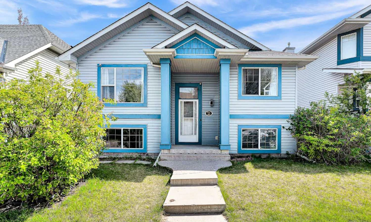 21 Erin Meadow Manor SE