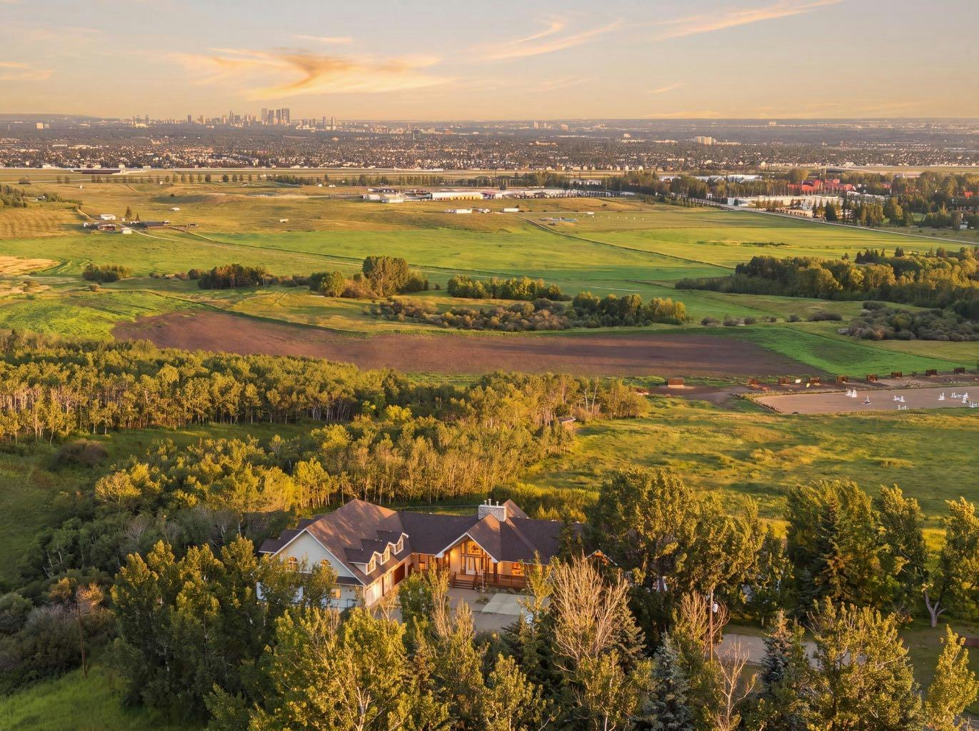 202002 80 Street W, Foothills County, AB, T1S 0S2