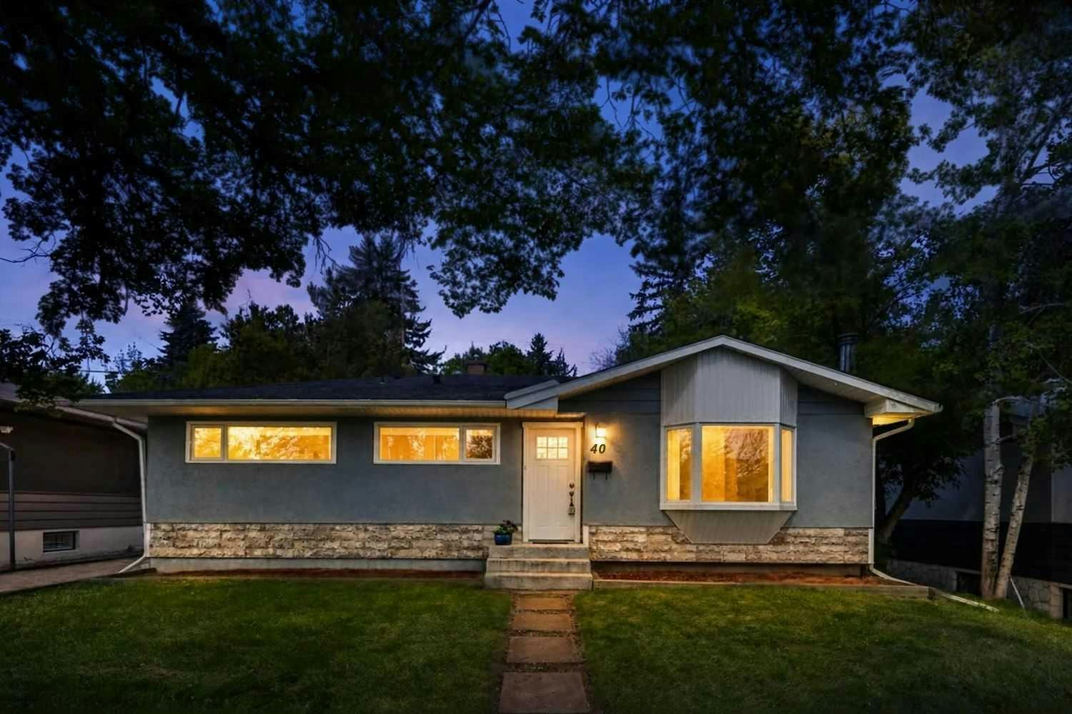 40 Henefer Road SW, Calgary, AB, T2V 3B4