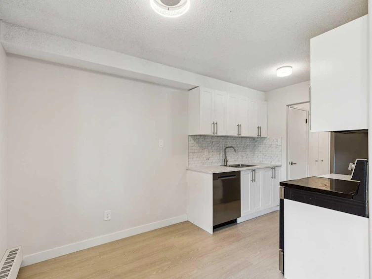 17-3519 49 Street NW, Calgary, AB, T3A 2E1 - 6