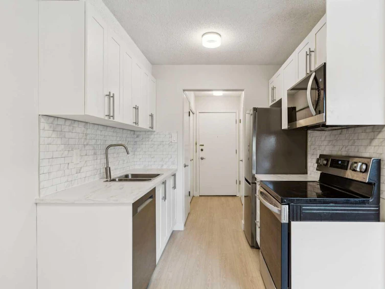 17-3519 49 Street NW, Calgary, AB, T3A 2E1 - 3
