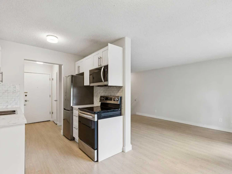 17-3519 49 Street NW, Calgary, AB, T3A 2E1 - 4