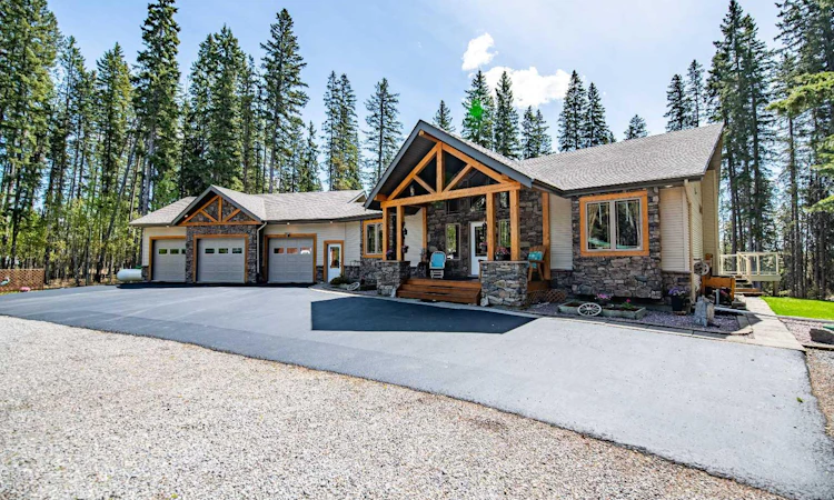 533 Clearwater Estates