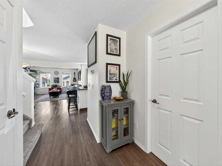 194 Everoak Gardens SW, Calgary, AB, T2Y 0C6 - 4