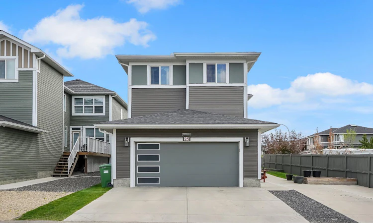 25 Redstone Path NE