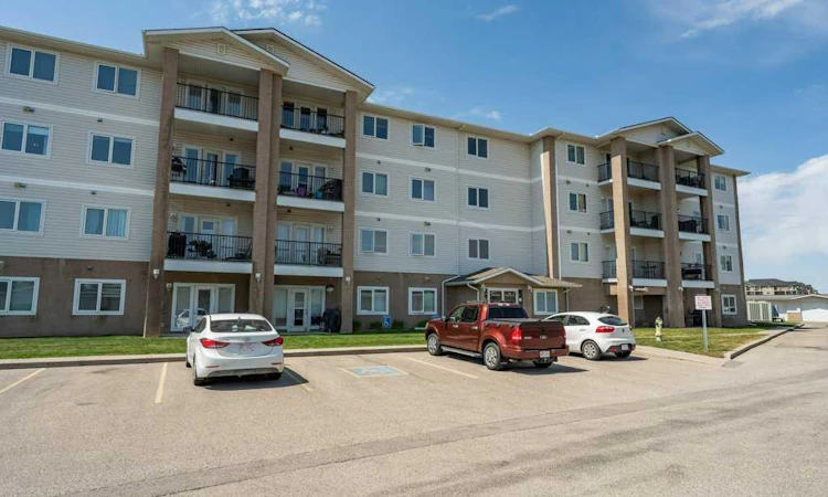 303-300 Edwards Way NW