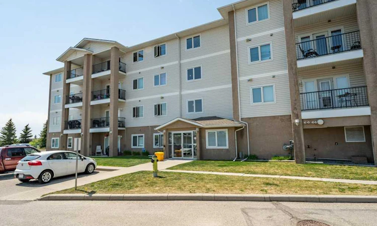 303-300 Edwards Way NW