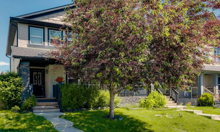 91 Panora Square NW