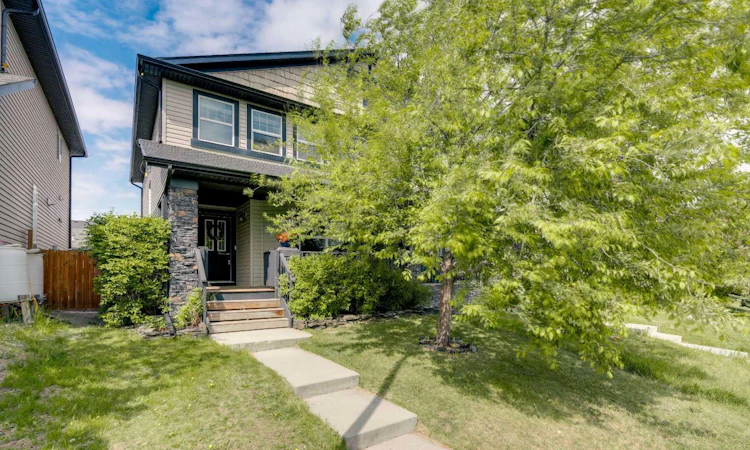 91 Panora Square NW