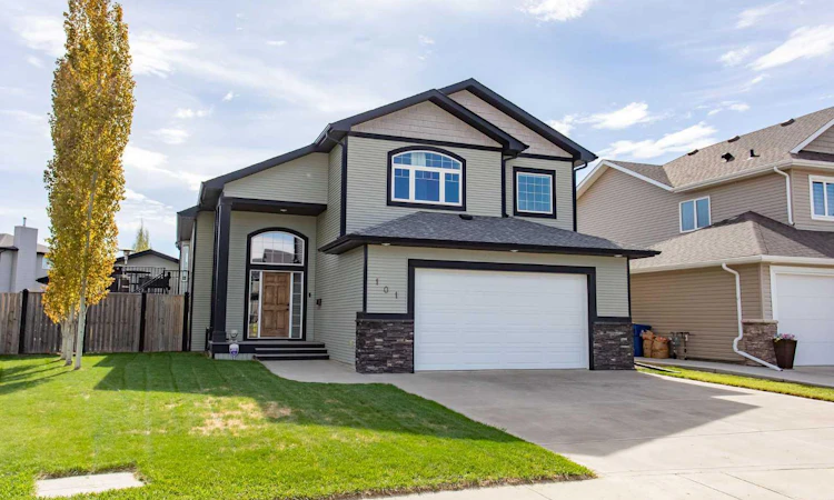 101 Coachman Way