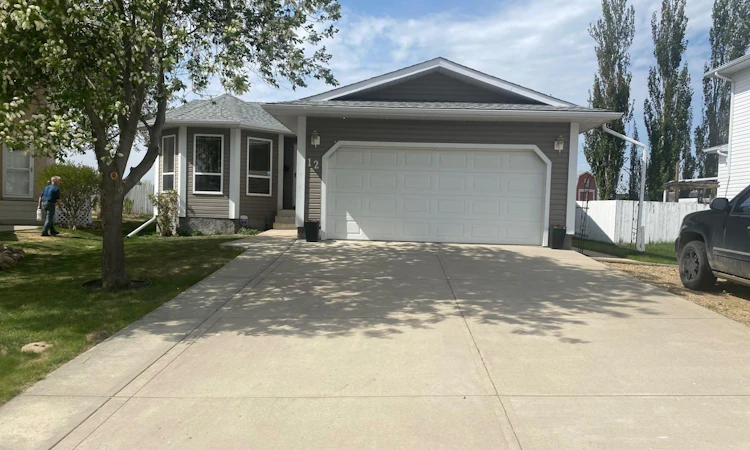 12 Clearwater Crescent