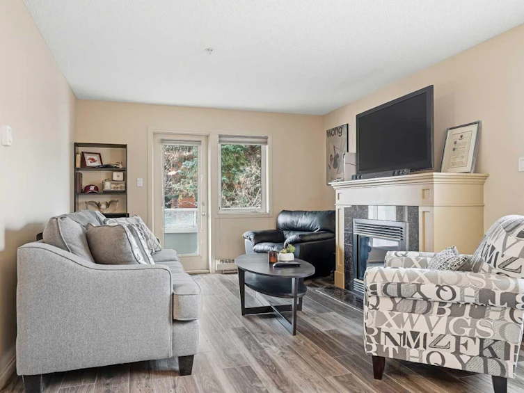 212-790 Kingsmere Crescent SW, Calgary, AB, T2V 2G9