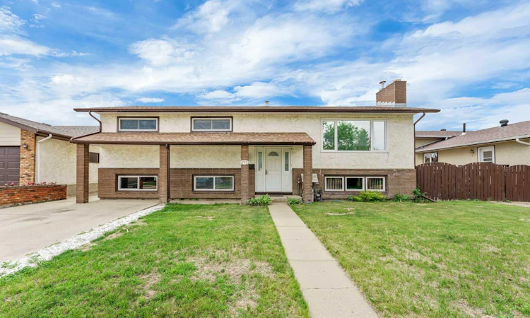173 Cypress Way SE