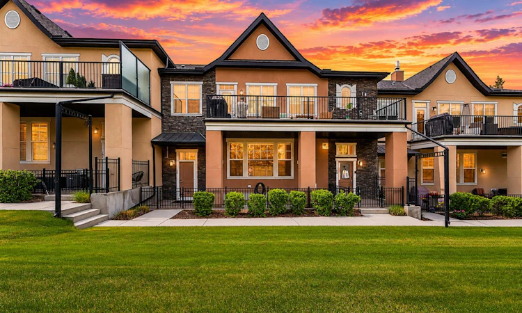 165 Cranbrook Villas SE